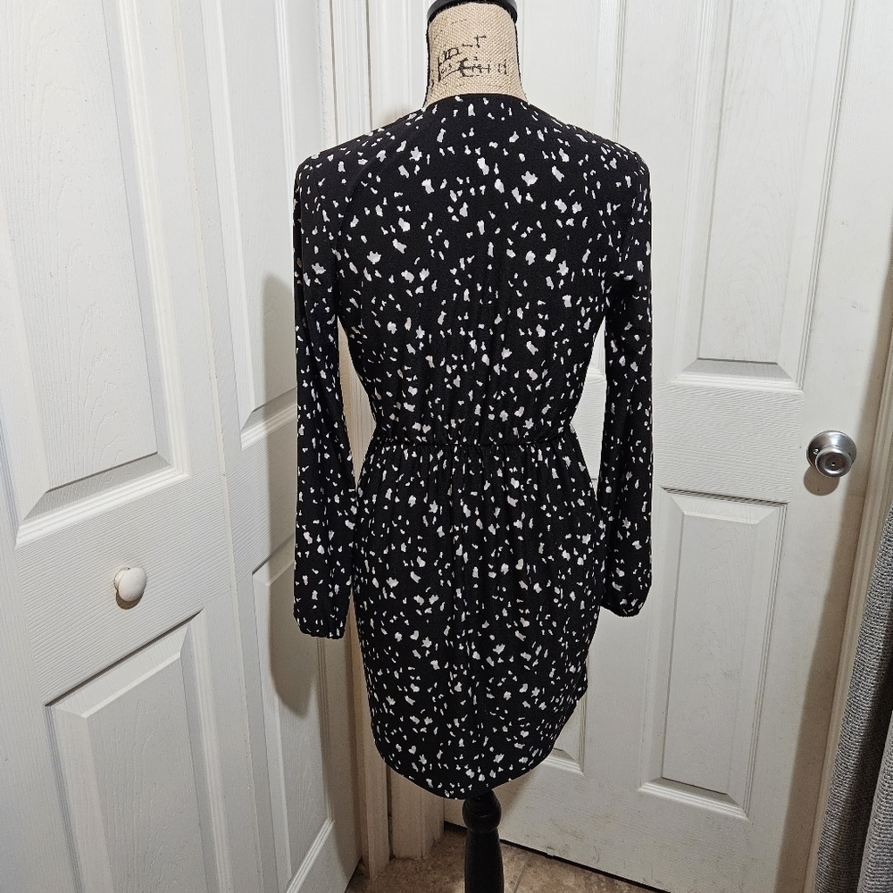 Forever 21 Long Sleeve Black & Silver Print Mini Dress Size M - Picture 5 of 10